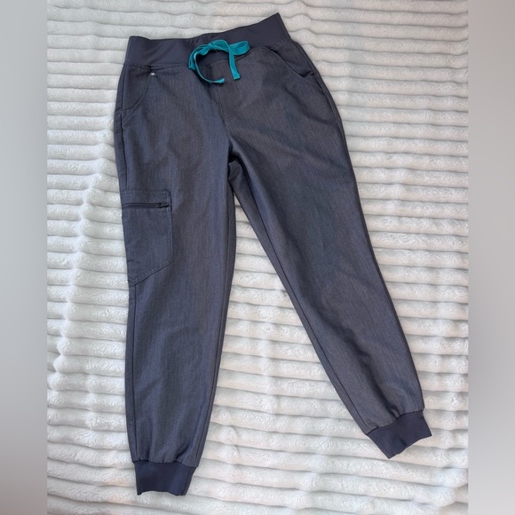 FIGS Scrub Pants Zamora Joggers- Graphite- Small/Petite - Picture 2 of 5